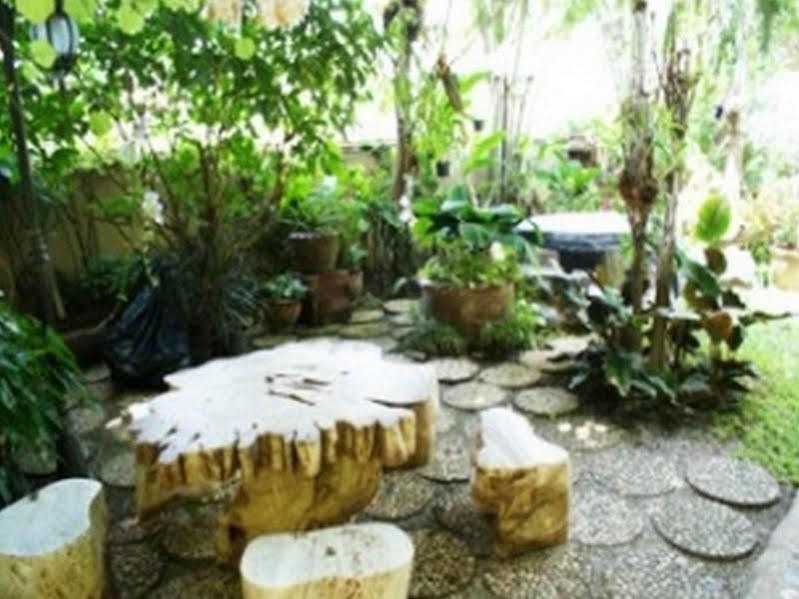 Noble Night Guesthouse Kanchanaburi Exterior foto